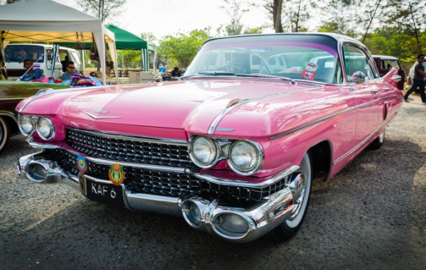 Automobilové legendy USA: Cadillac Sixty