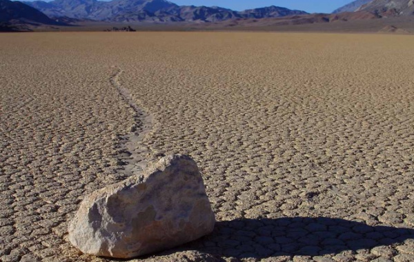 Pochodující kameny v Údolí smrti