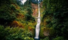 Vodopády Multnomah Falls: podívaná jako z Pána prstenů