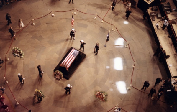 Washington National Cathedral a pohřeb Eisenhowera