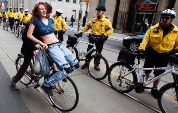 May Day: Svátek práce v Americe poslal do ulic cyklo policisty