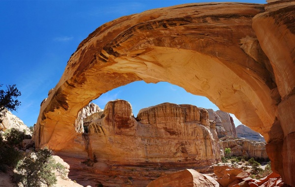 Hickmanův oblouk v Národním parku Capitol Reef