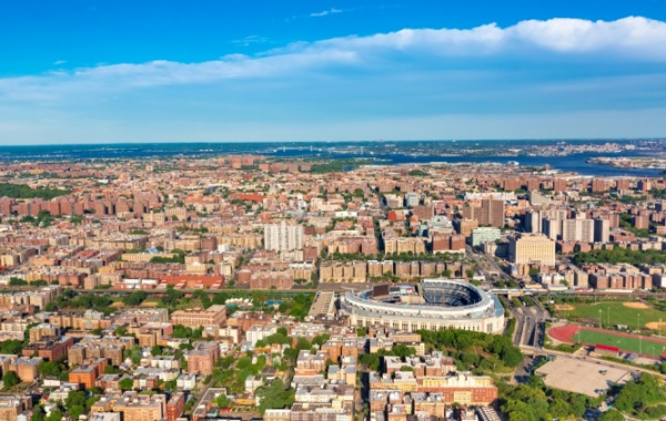 Panorama čtvrtě Bronx v NYC