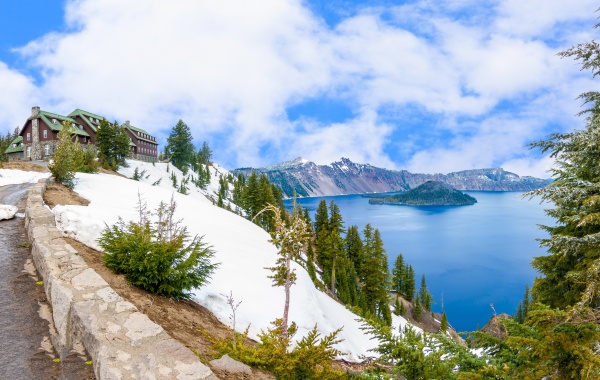 Znáte nejhlubší jezero USA? Je v kráteru sopky