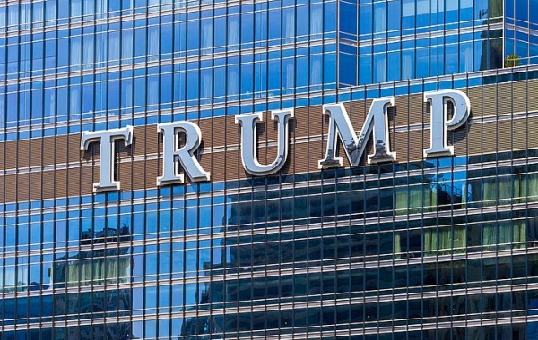 Trump Tower nápis