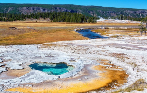 Nejkrásnější americký národní park je v zimě Yellowstone