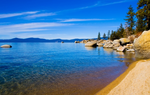 Úžasný klid na bouřlivém západě si užijete u jezera Tahoe