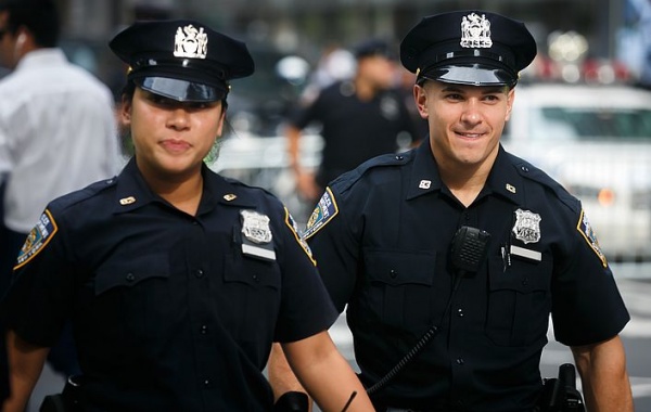Policisté v ulicích New Yorku