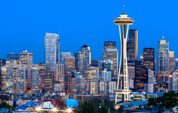 Večerní panorama města Seattle, stát Washington - Amerika.cz