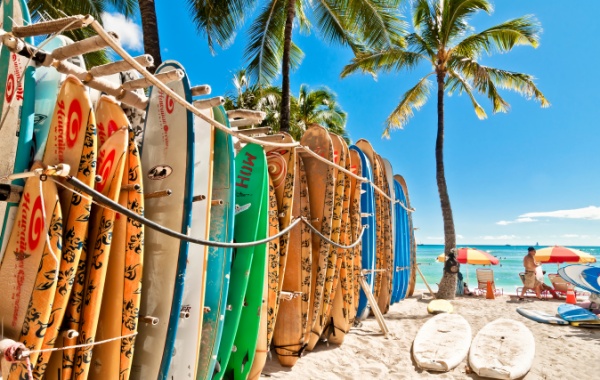 Surfová prkna na Oahu na Havajských ostrovech