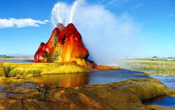 Fly Geyser