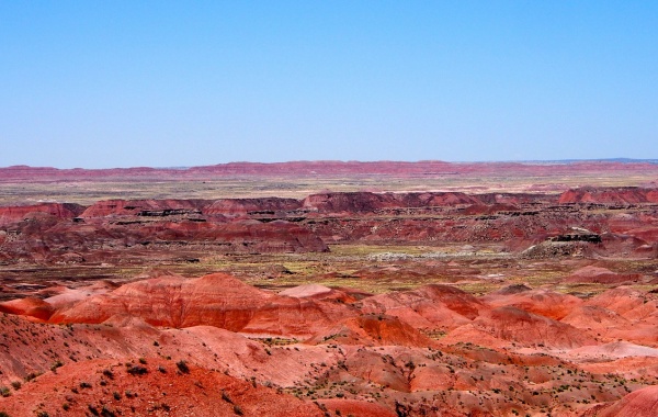 Painted Desert s modrou oblohou