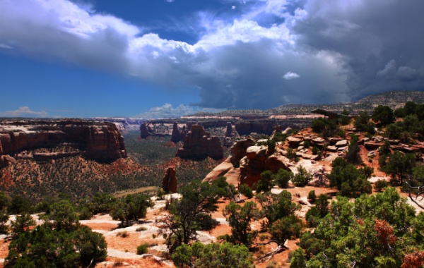 Colorado National Monument je místo, kde končí zelená Amerika