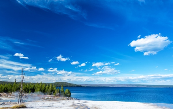 Yellowstone Lake, Wyoming - Amerika.cz