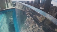 Sky pool v Houstonu - nejvyšší bazén v Texasu.