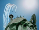 Kolem sochy Svobody krouží stíhačky