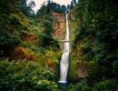 Multnomah Falls, přes 200 m, stát Oregon