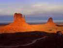 Dvě skály z Monument Valley